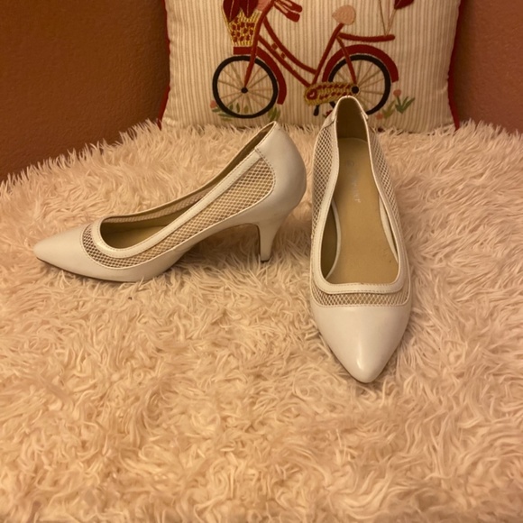 White Heels - Picture 3 of 9